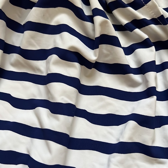 Ellie Kai XS halter top blue/white wave design - Picture 2 of 4